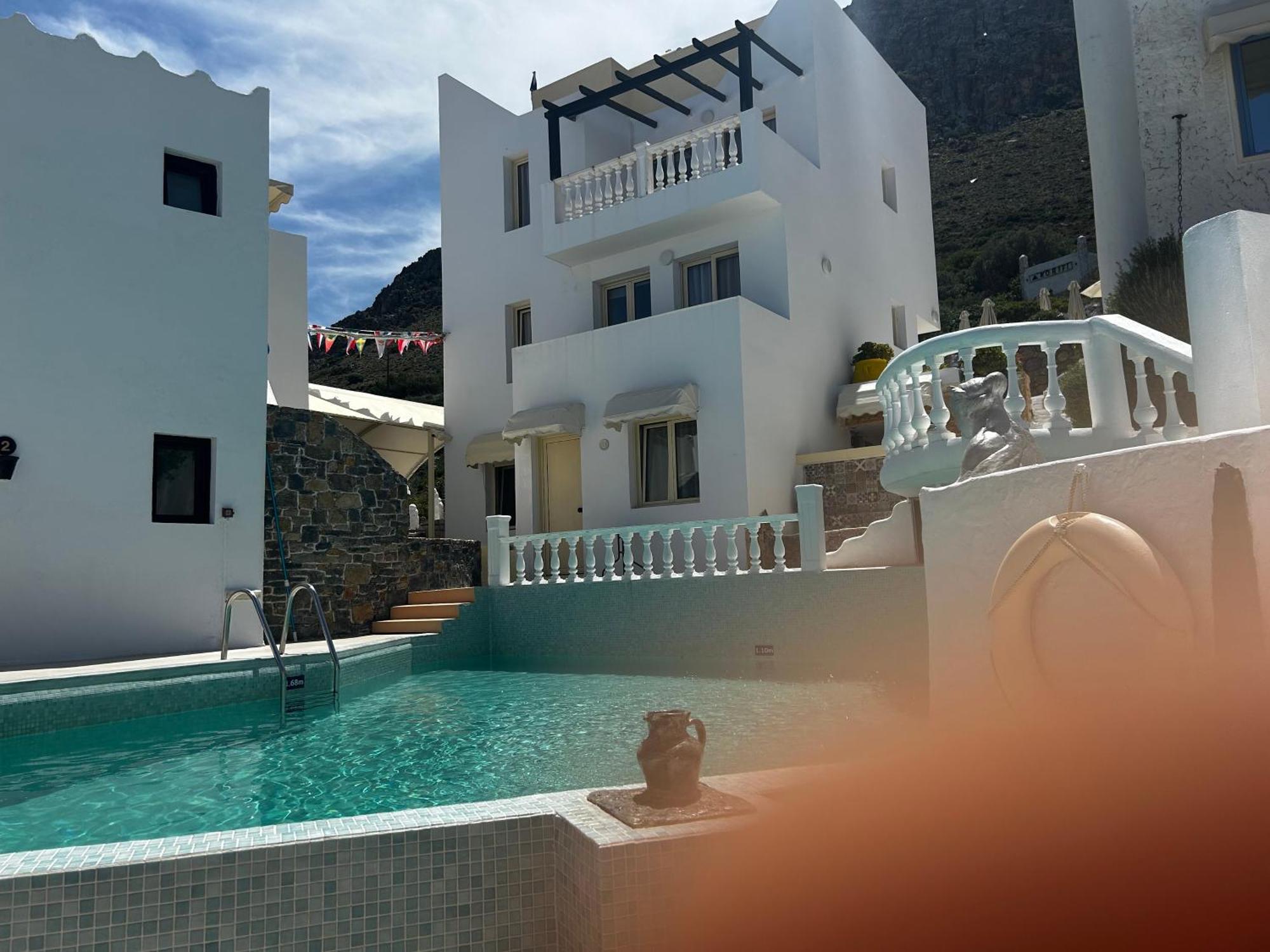 Junior Villas Complex In Korifi Iraklio
