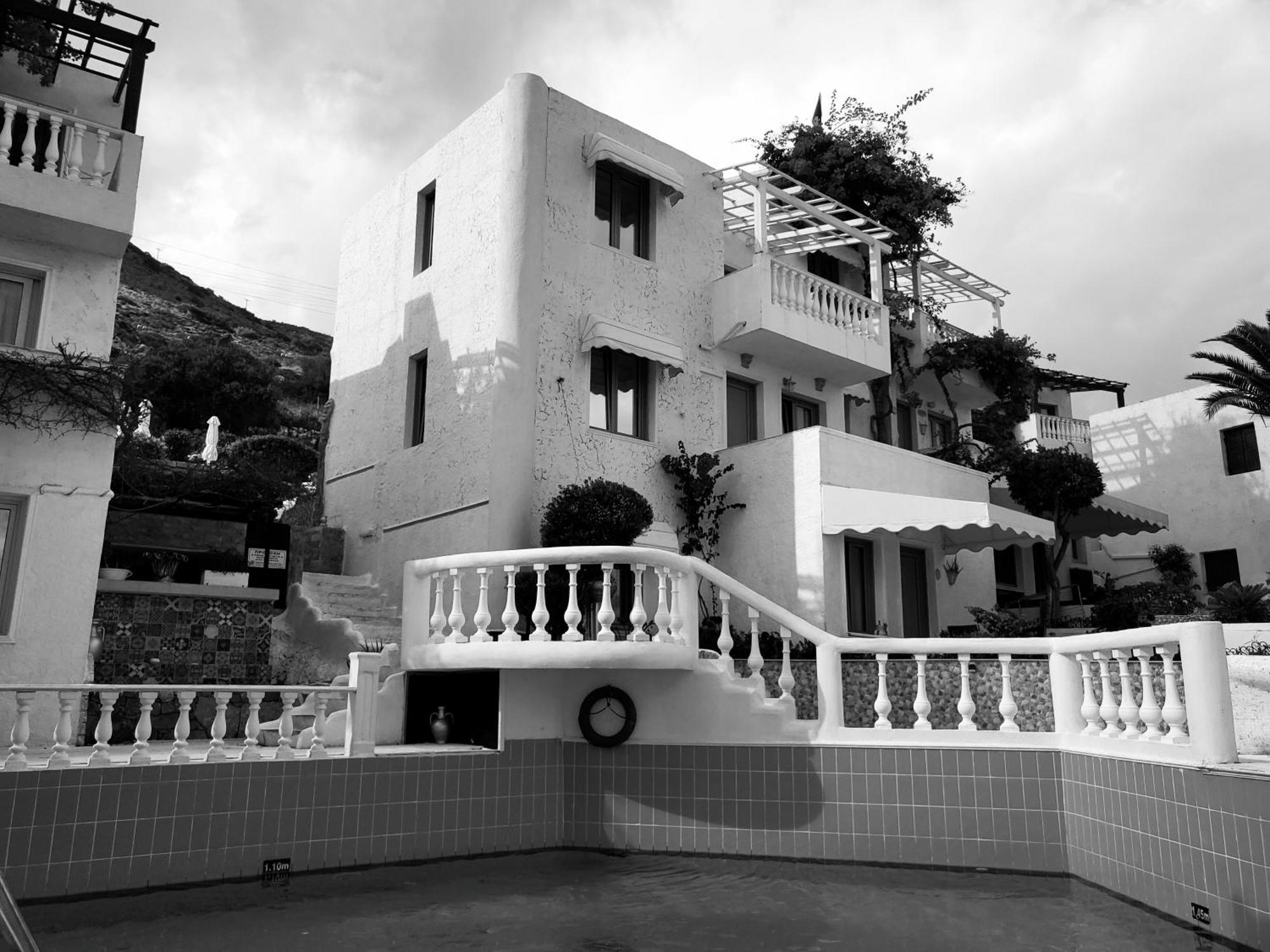 Aparthotel Junior Villas Complex In Korifi Heraklion (Crete)